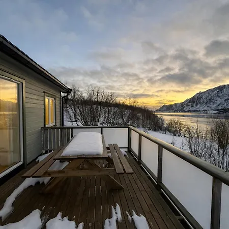 Semesterbostad A Pearl In Lofoten Leknes